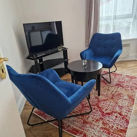 Beautiful 1-bed In Appartamento Cork