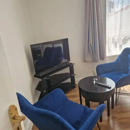 Beautiful 1-bed In Appartamento Cork