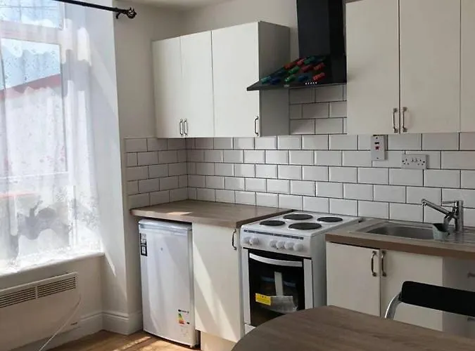 Beautiful 1-bed In *